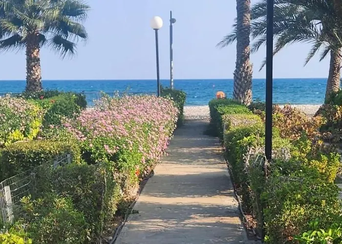 Pampering Dream, A Stunning Luxury Retreat At Yialos Village 別荘 Meneou